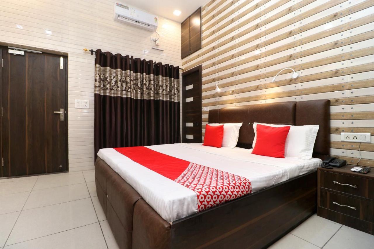 Hotel O Max Jalandhar Extérieur photo