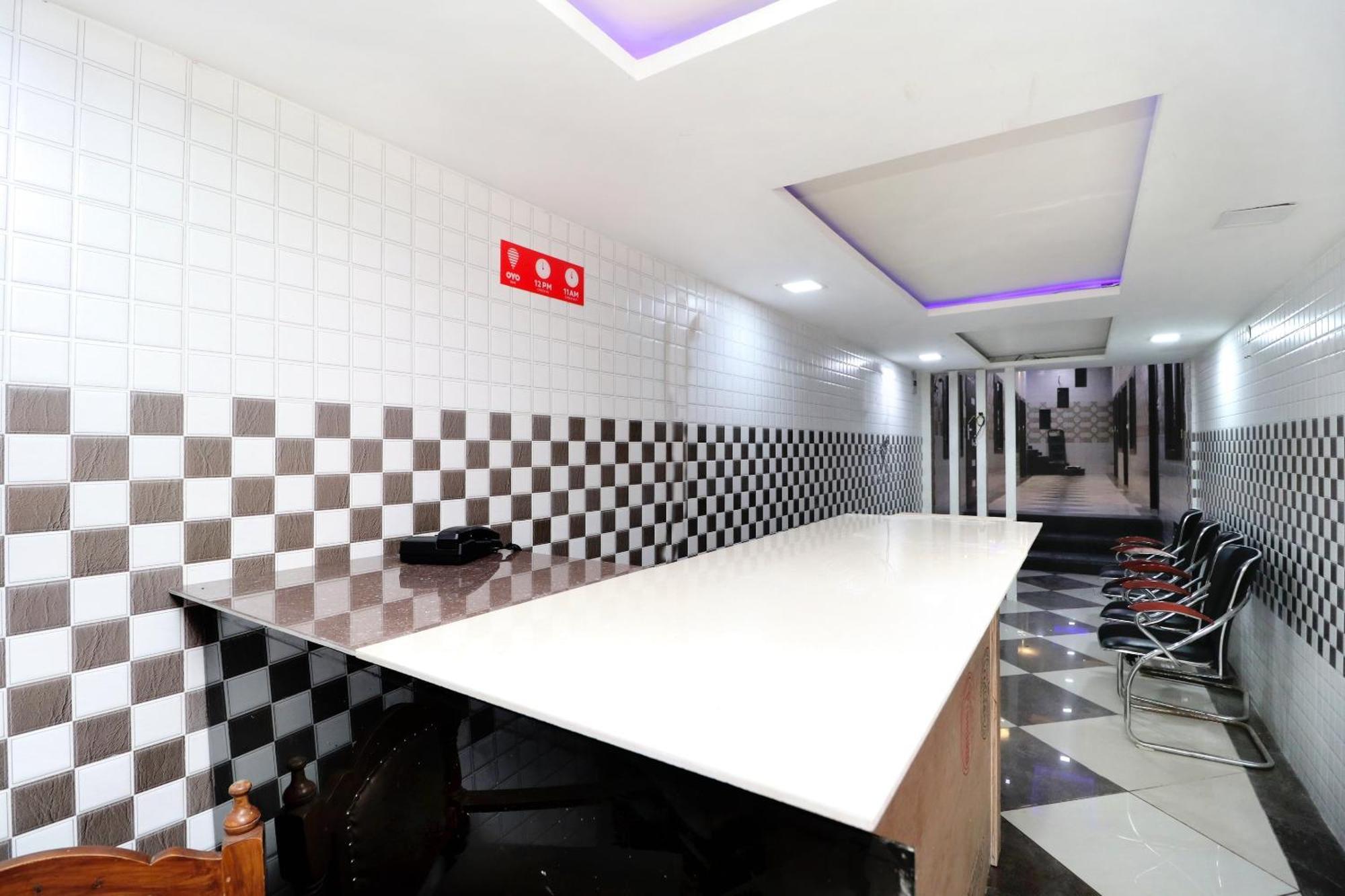 Hotel O Max Jalandhar Extérieur photo